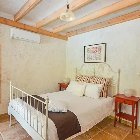 Sleeps 4 Pool Air Con Wifi * Bitez